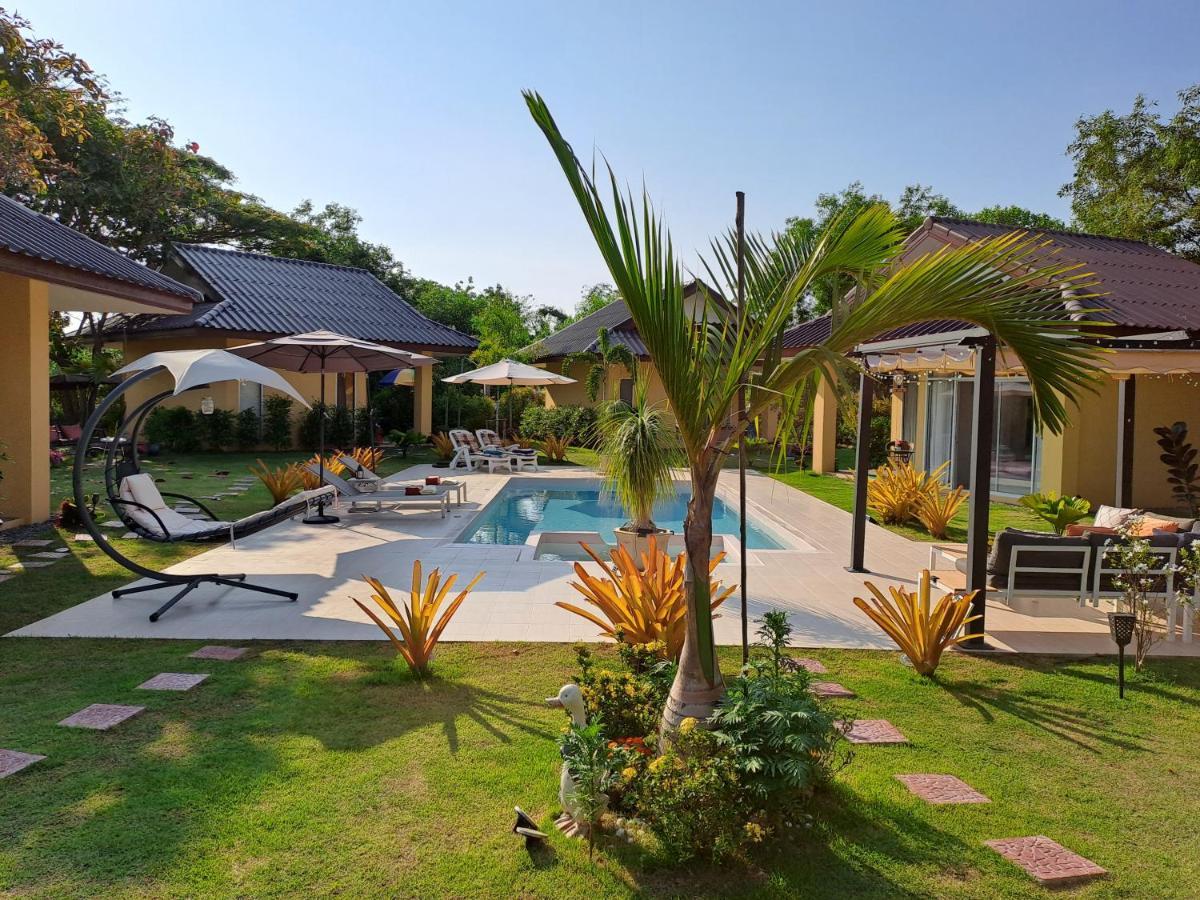 Pool Villa, Resort, Mae Ramphueng Beach, Ban Phe, Rayong, Residence M Thailand (Adults Only) Ban Chamrung Exterior photo