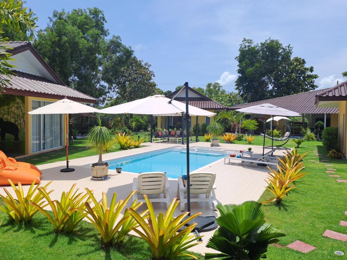 Pool Villa, Resort, Mae Ramphueng Beach, Ban Phe, Rayong, Residence M Thailand (Adults Only) Ban Chamrung Exterior photo